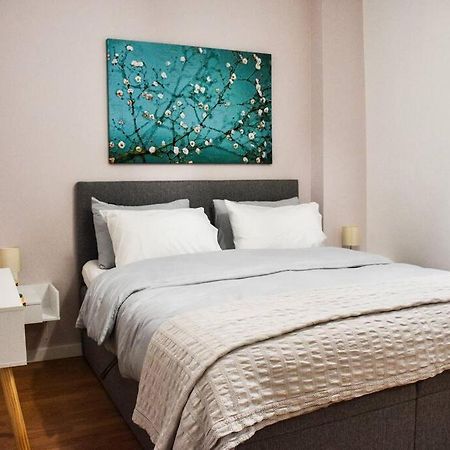 Newly Renovated-City Center Apartment Атина Екстериор снимка